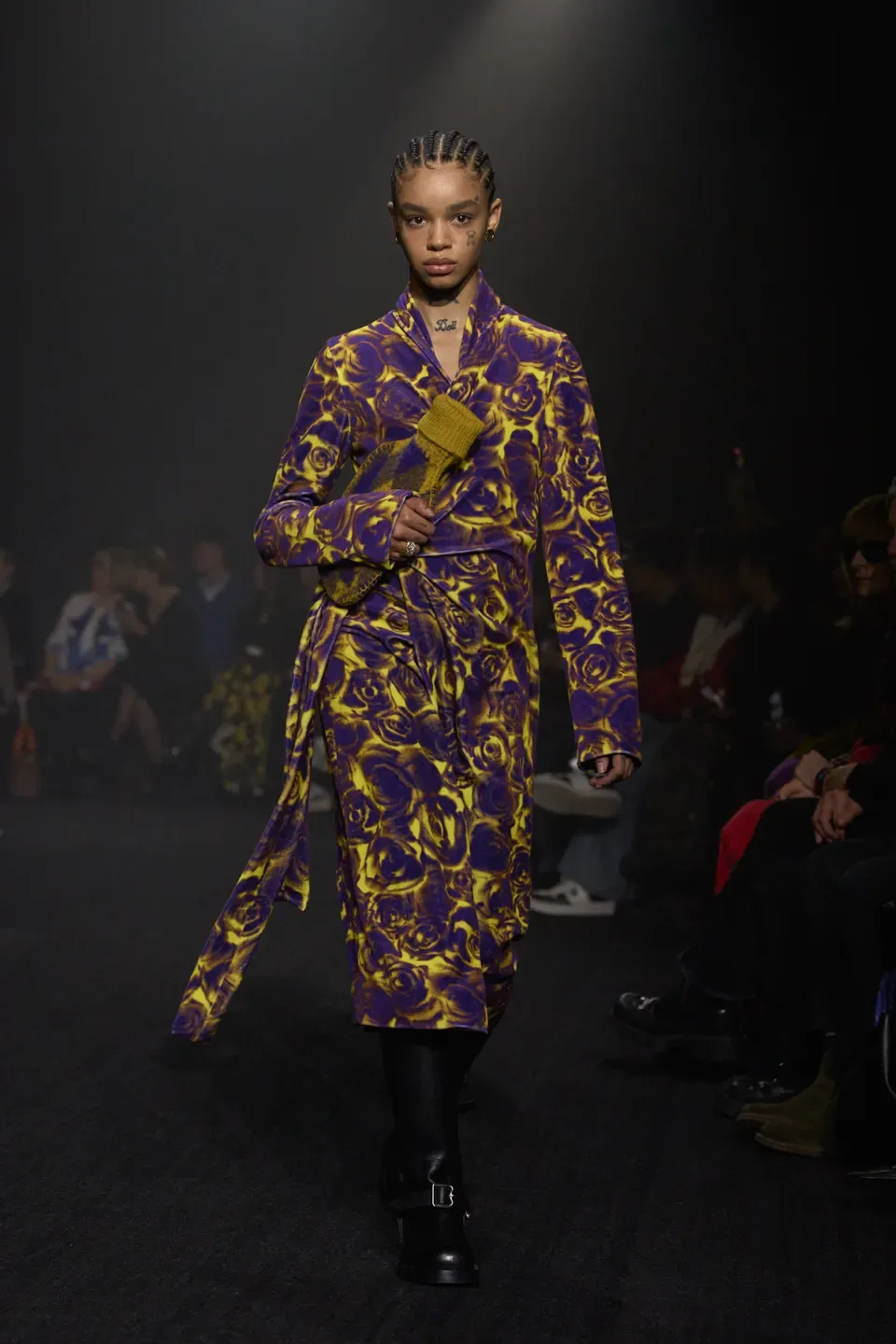 00048-burberry-fall-2023-ready-to-wear-credit-gorunway