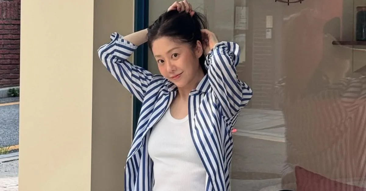 Go Hyun-jung trẻ trung không có mỡ bụng dưới