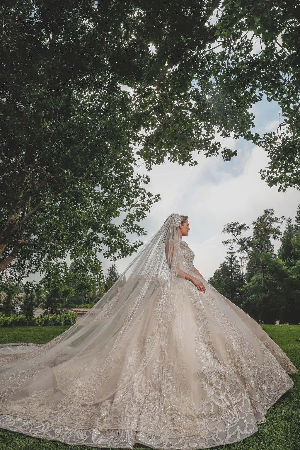 váy cưới lộng lẫy elie saab
