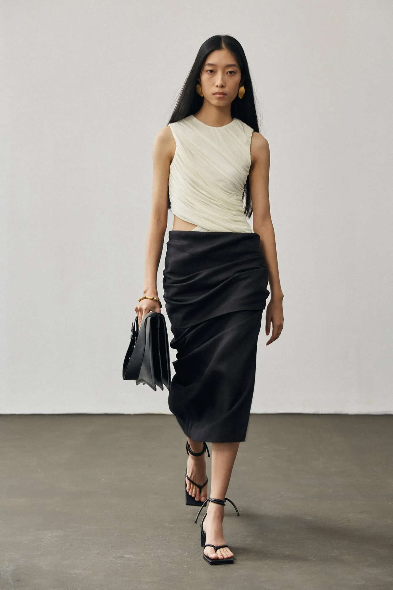 chân váy linen của subtle studios
