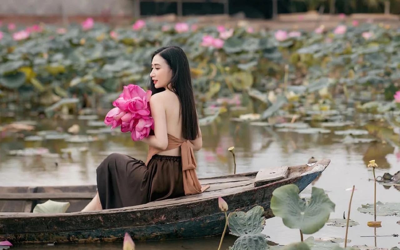 đầm sen thanh đa chụp ảnh Tết đẹp