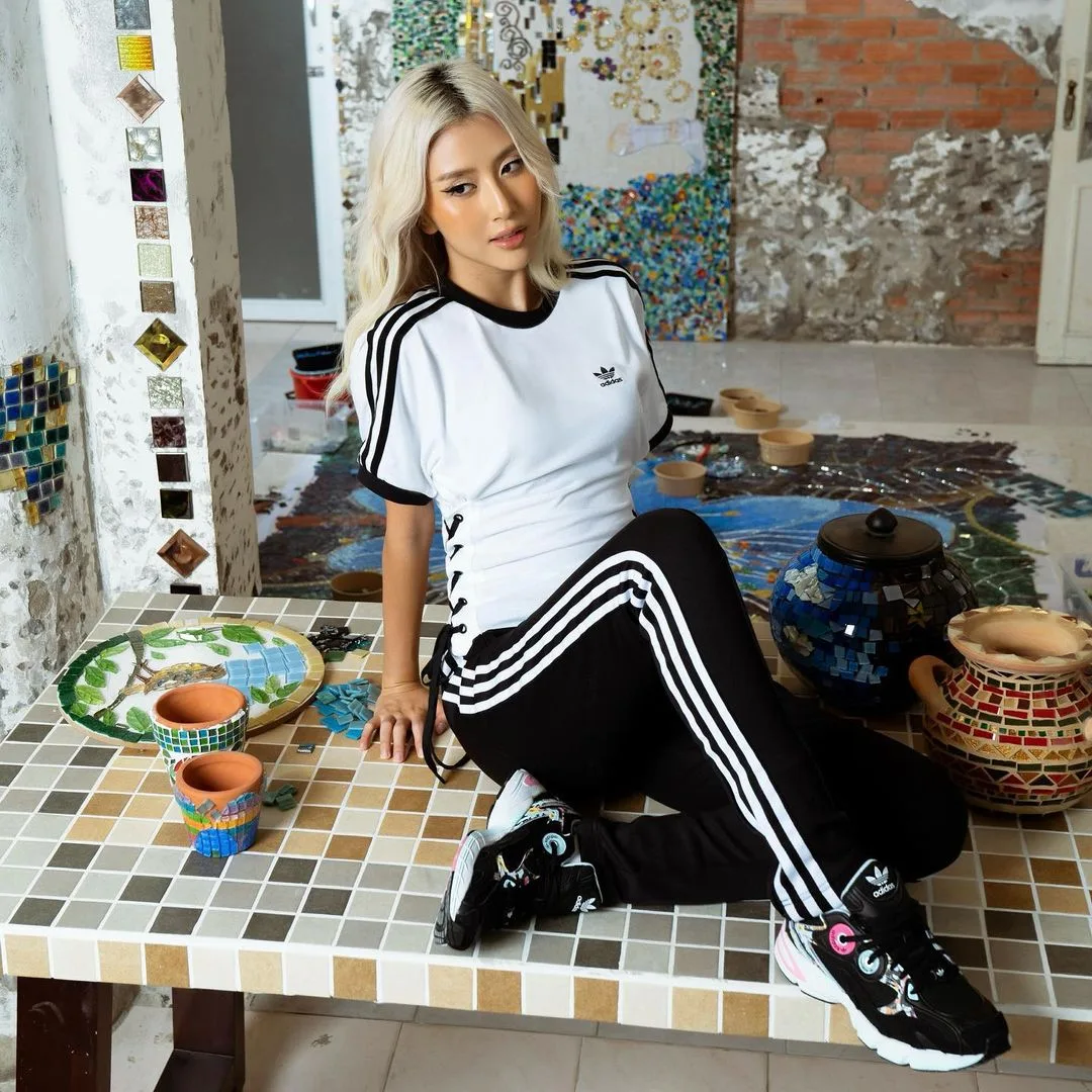 quynh anh shyn diện đô adidas lazada