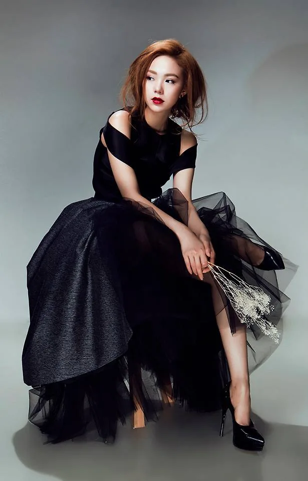 Minh Hằng in LAM GIA KHANG PRE FALL 2015