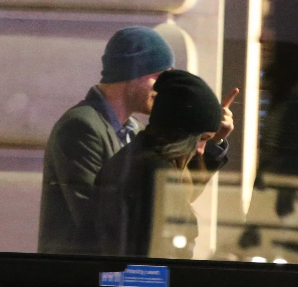 Nữ diễn viên Meghan Markle và Hoàng tử William.