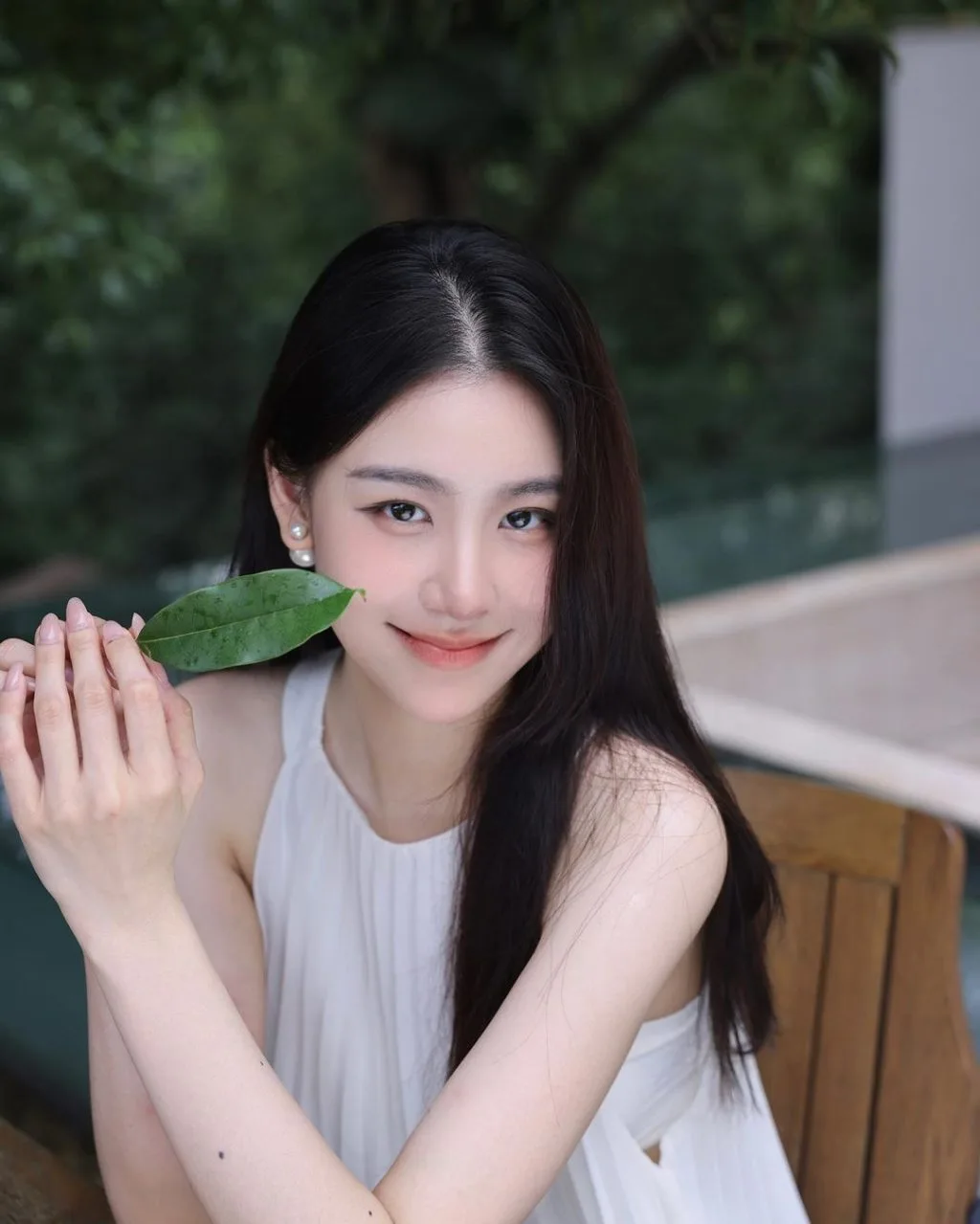 Cô gái với vẻ đẹp trong sáng. Cô gái với vẻ đẹp trong sáng.