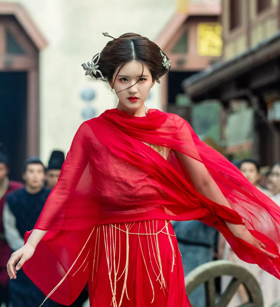 Triệu Lộ Tư - xinh đẹp và trẻ trung nhờ vào lối trang điểm tự nhiên.