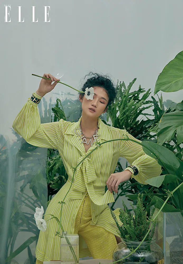 trang phục màu vàng của chanel