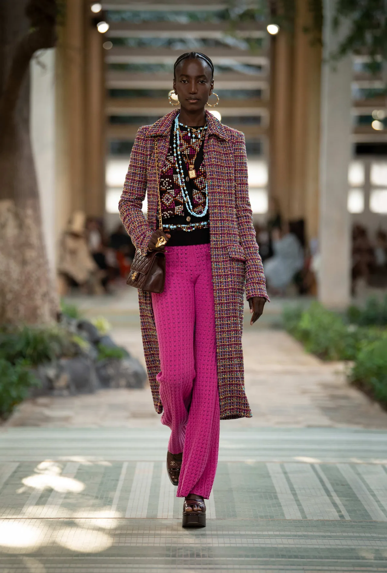 CHANEL Métiers d’art DAKAR 2022/23 look 24