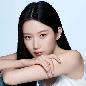 Ka Young trẻ trung với làn da khỏe mạnh