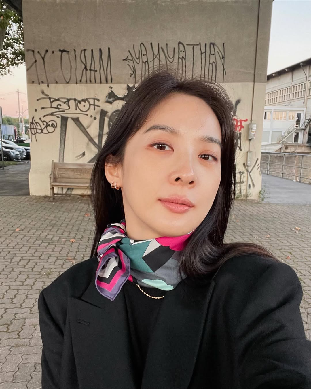 Khăn lụa quàng cổ