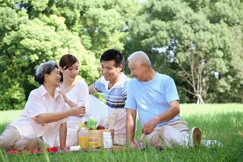 Bố mẹ vợ và con rể, làm sao để dung hòa?