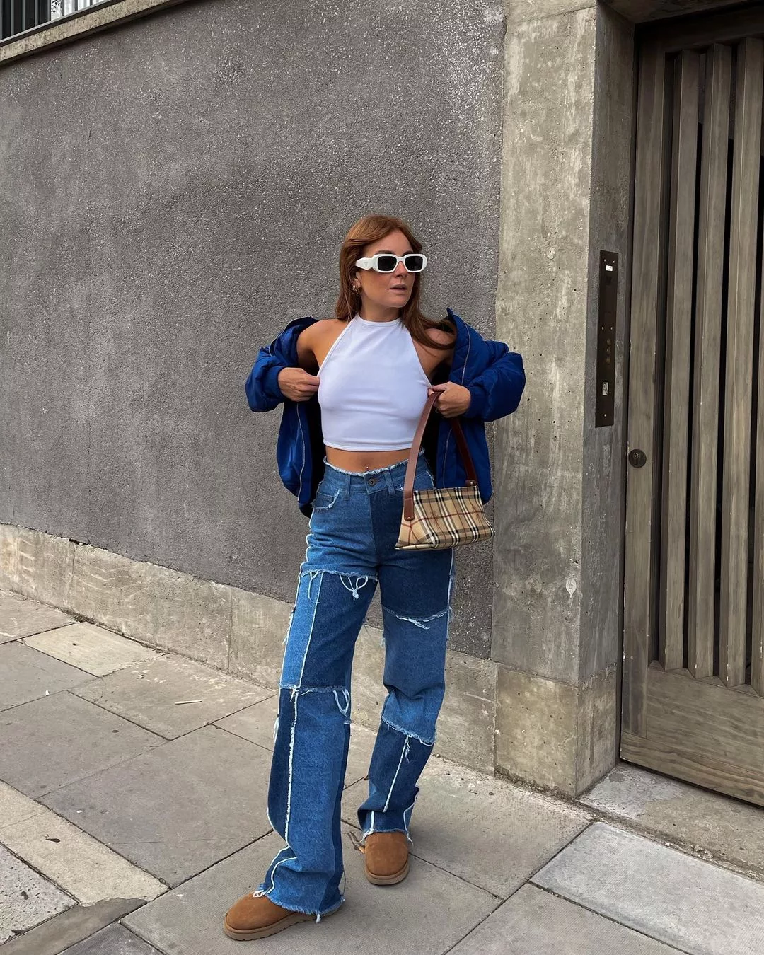 rebeccaferrazwyatt diện quần jeans chắp vá