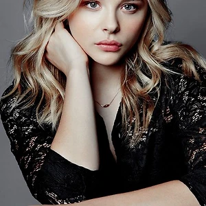 Chloë Grace Moretz tu choi tham gia hoi ban than cua Taylor Swift – ellevn - 06