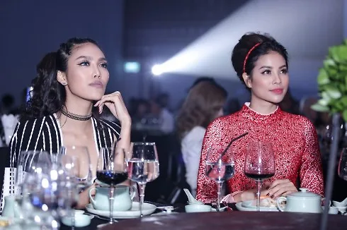 Đại tiệc kỷ niệm 9 năm của Tập đoàn CMG.ASIA - Đại tiệc của người nổi tiếng - lan khuê và phạm hương