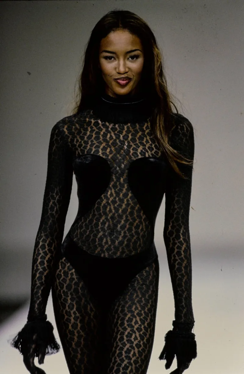 NTK quá cố Azzedine Alaia - "Ông vua đầm bó sát" và 12 dấu mốc lớn trong sự nghiệp NTK quá cố Azzedine Alaia - "Ông vua đầm bó sát" và 12 dấu mốc lớn trong sự nghiệp