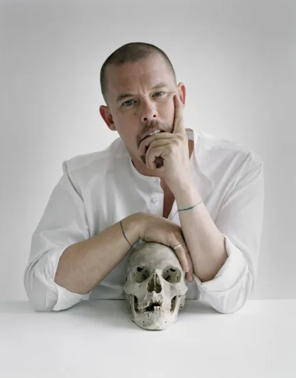 Nhà thiết kế quá cố Alexander McQueen