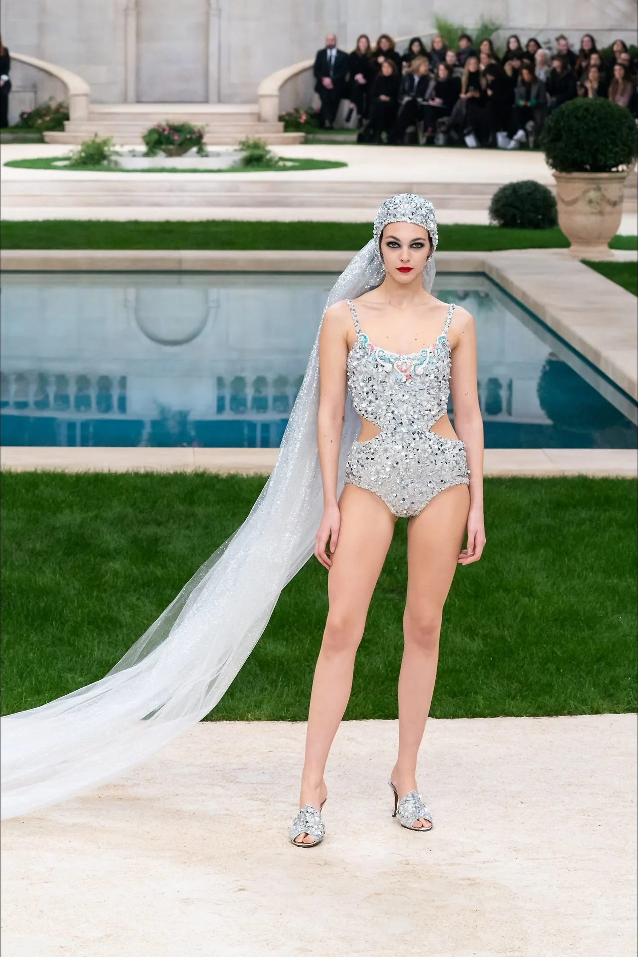 CHANEL váy cưới spring couture 2019