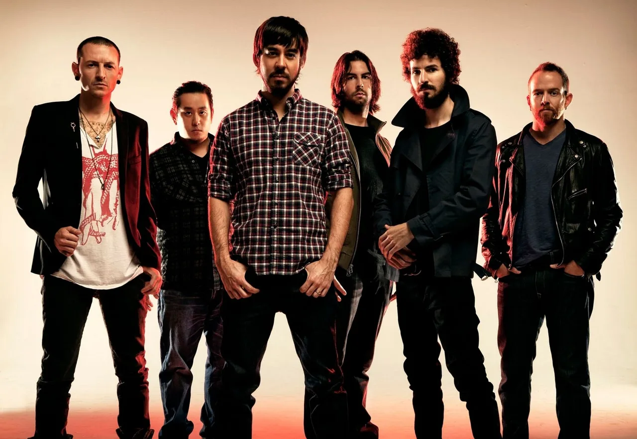chester benning ton nhom nhac linkin park - elle vietnam 6