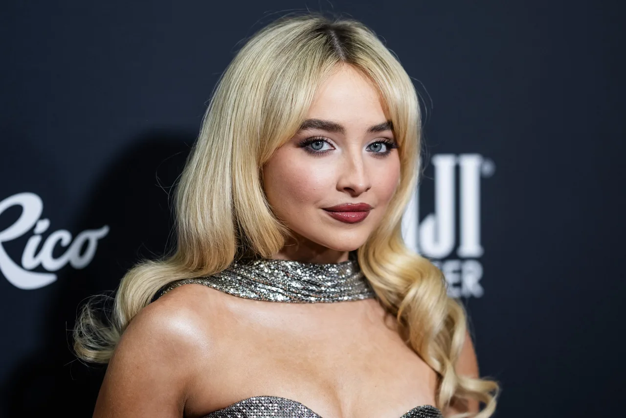 nữ ca sĩ Sabrina Carpenter góp mặt trong tác phẩm Alice Ở Xứ Sở Thần Tiên.