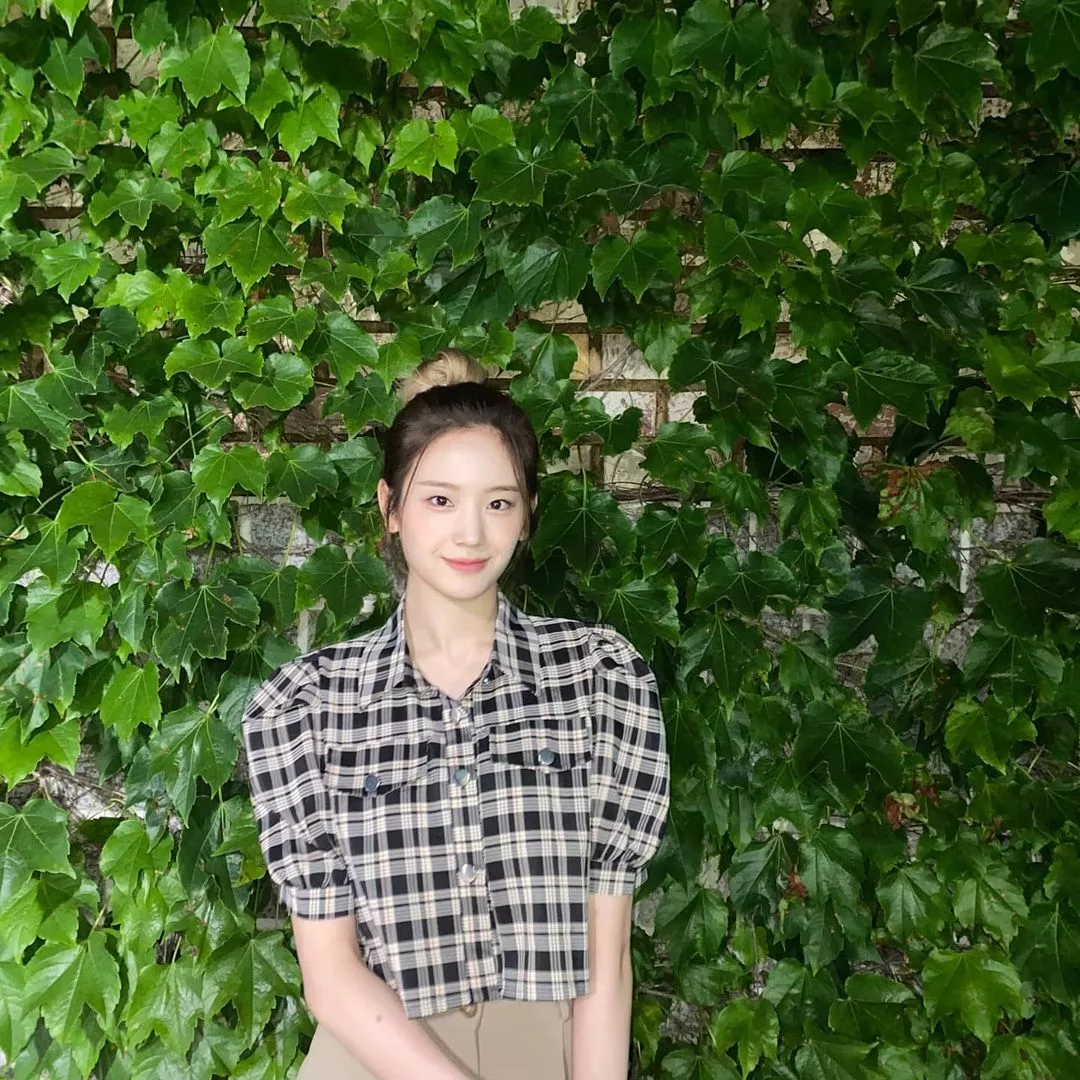 thời trang nữ chính Những Tay Chơi Siêu Đẳng 2: Bậc Thầy Lừa Đảo - Jang Gyu Ri
