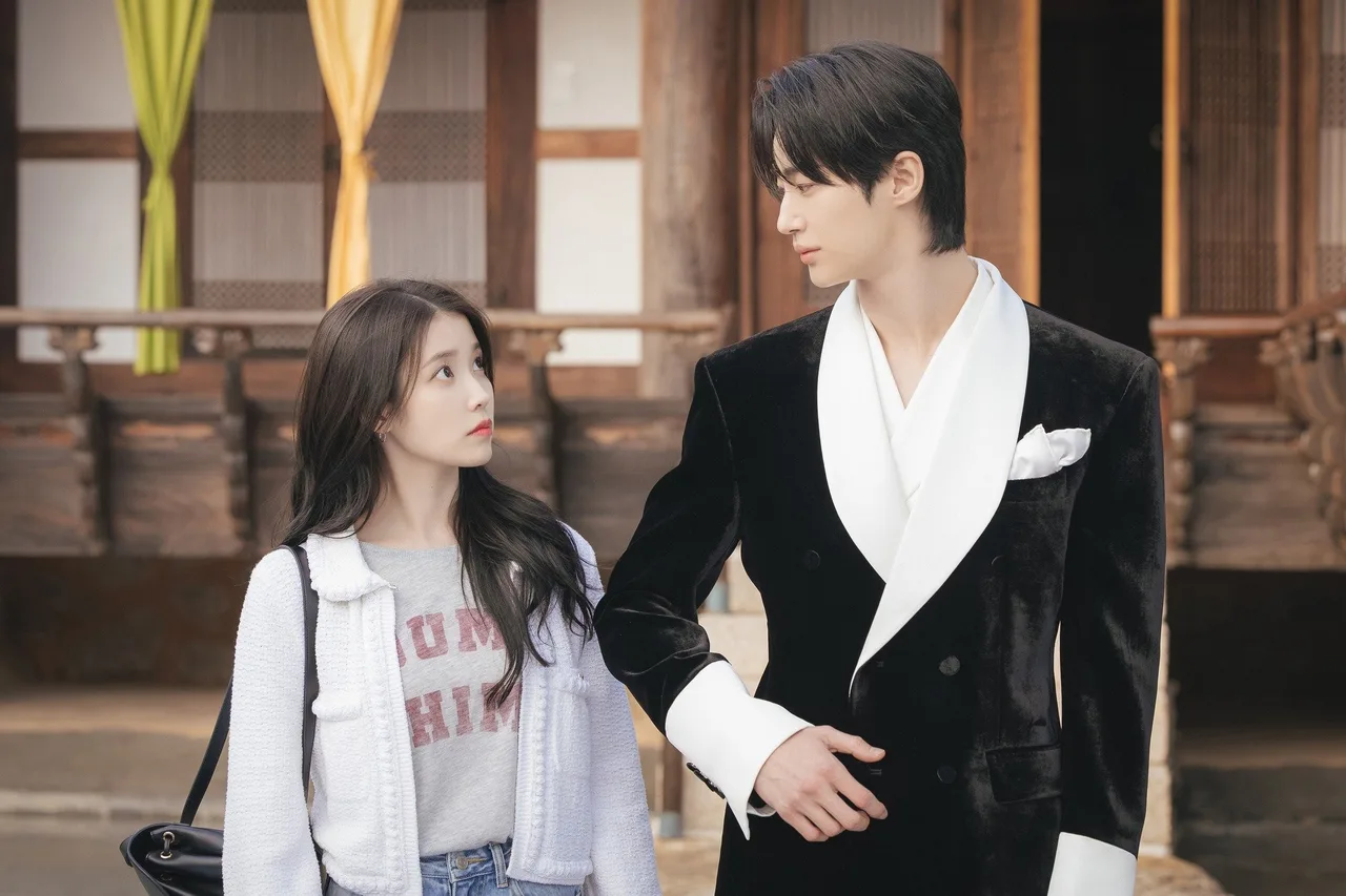 Phim truyền hình Hàn Quốc 2026 chuyển thể từ webtoon: Perfect Crown.
