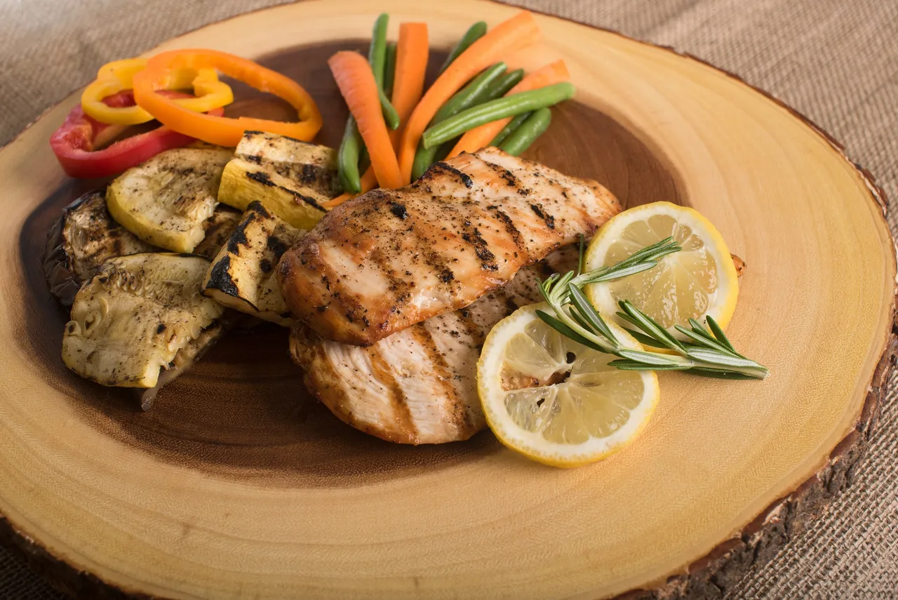 Nhu cầu dinh dưỡng: Cần nhiều protein hơn