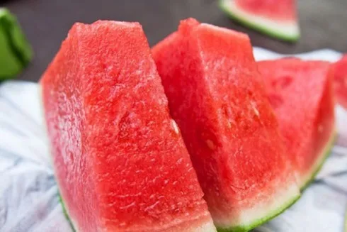 Làm đẹp tự nhiên từ dưa hấu Làm đẹp tự nhiên từ dưa hấu