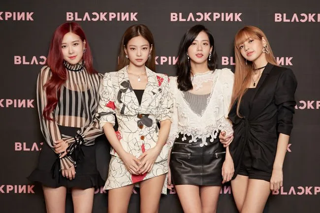 ELLE Style Calendar nhóm nhạc BLACKPINK 1