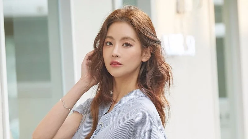 oh yeon seo trang điểm nhẹ nhàng 1 oh yeon seo trang điểm nhẹ nhàng 1