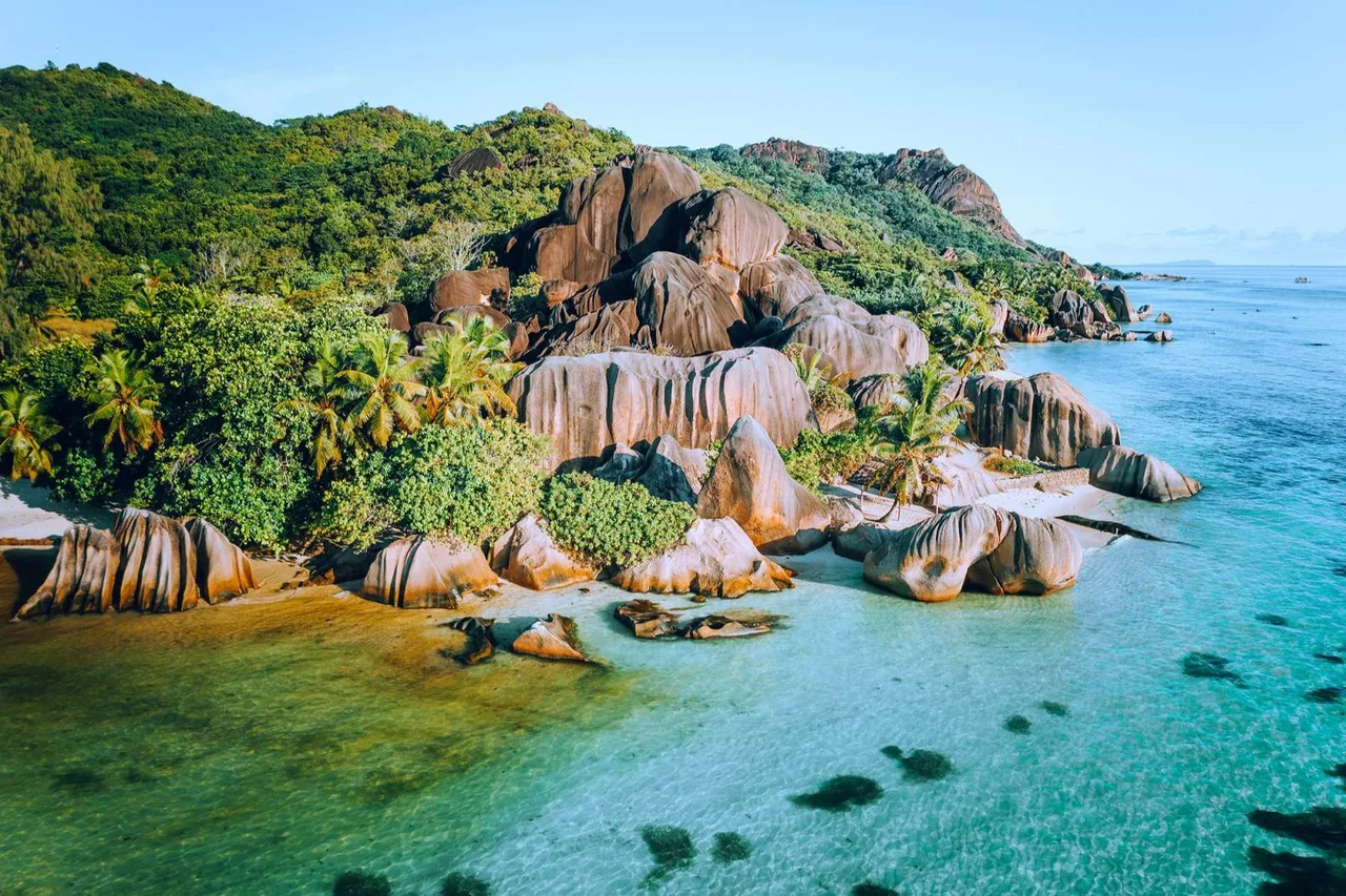 du lịch biển trăng mật seychelles