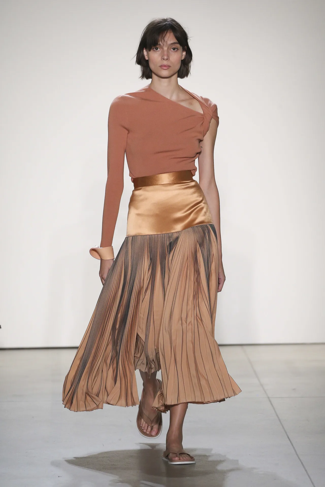 5 BST nổi bật trong ngày trình diễn thứ ba của NYFW Spring 2018 5 BST nổi bật trong ngày trình diễn thứ ba của NYFW Spring 2018