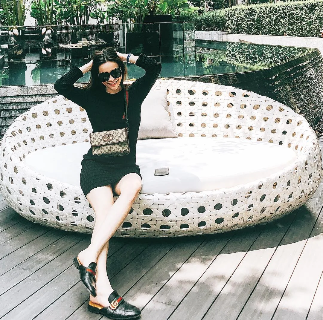 Xu hướng giày hở gót 1 Xu hướng giày hở gót 1