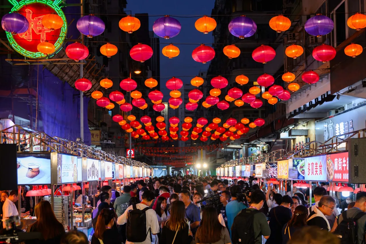 phố chùa temple street