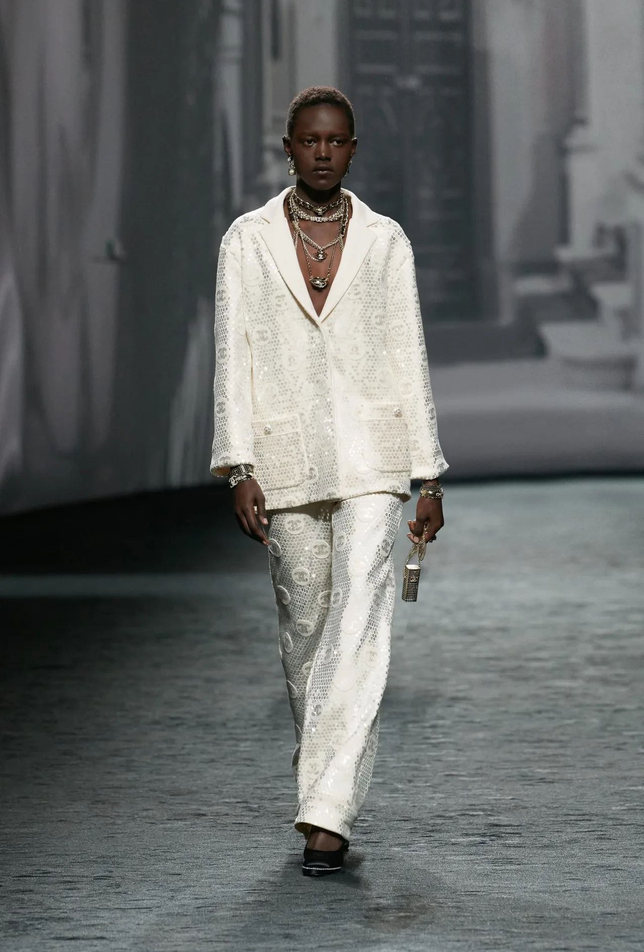 CHANEL Xuân Hè 2023 Ready to Wear look 15