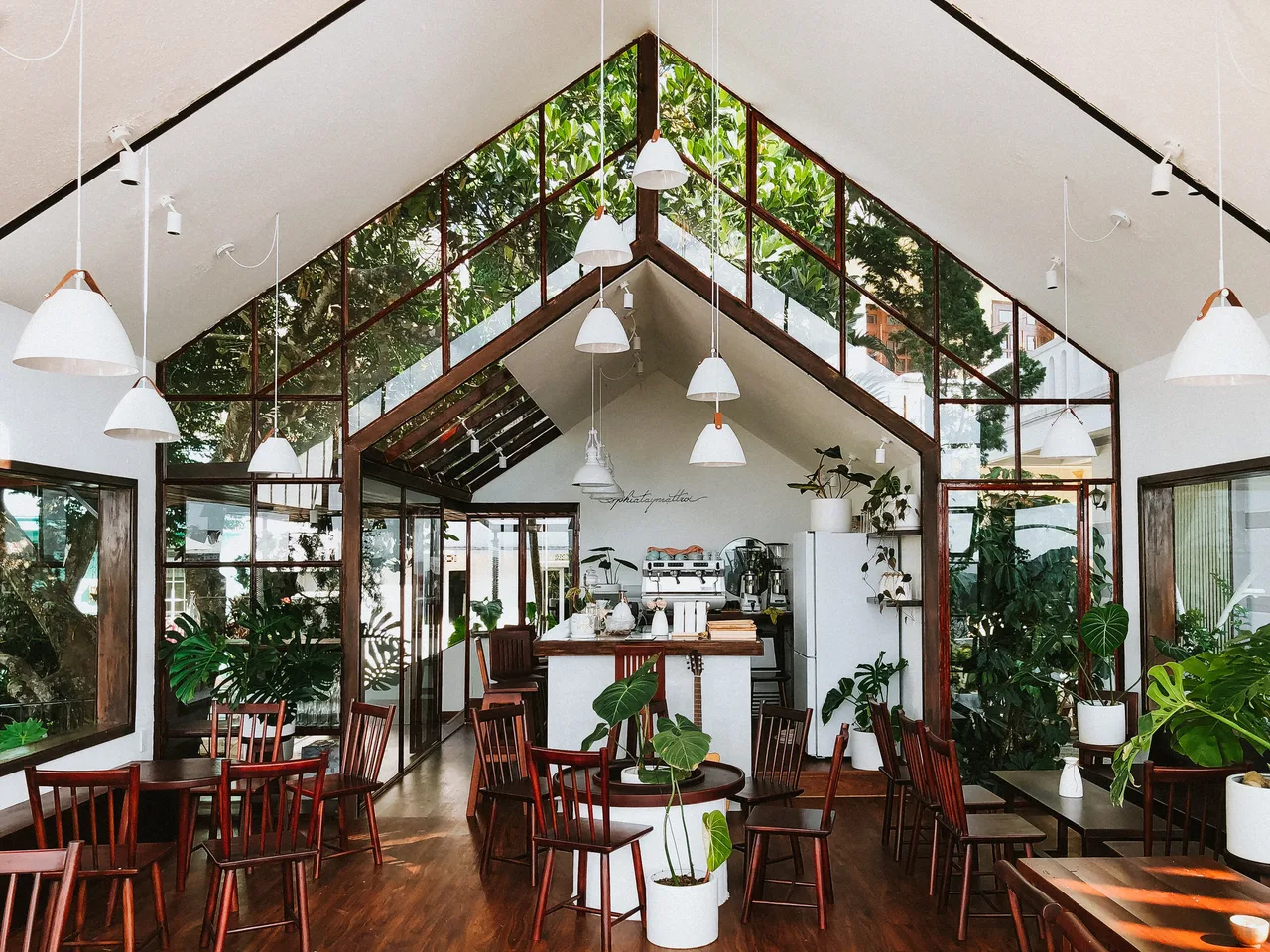 tiệm cà phê phía tây mặt trời ở đà lạt