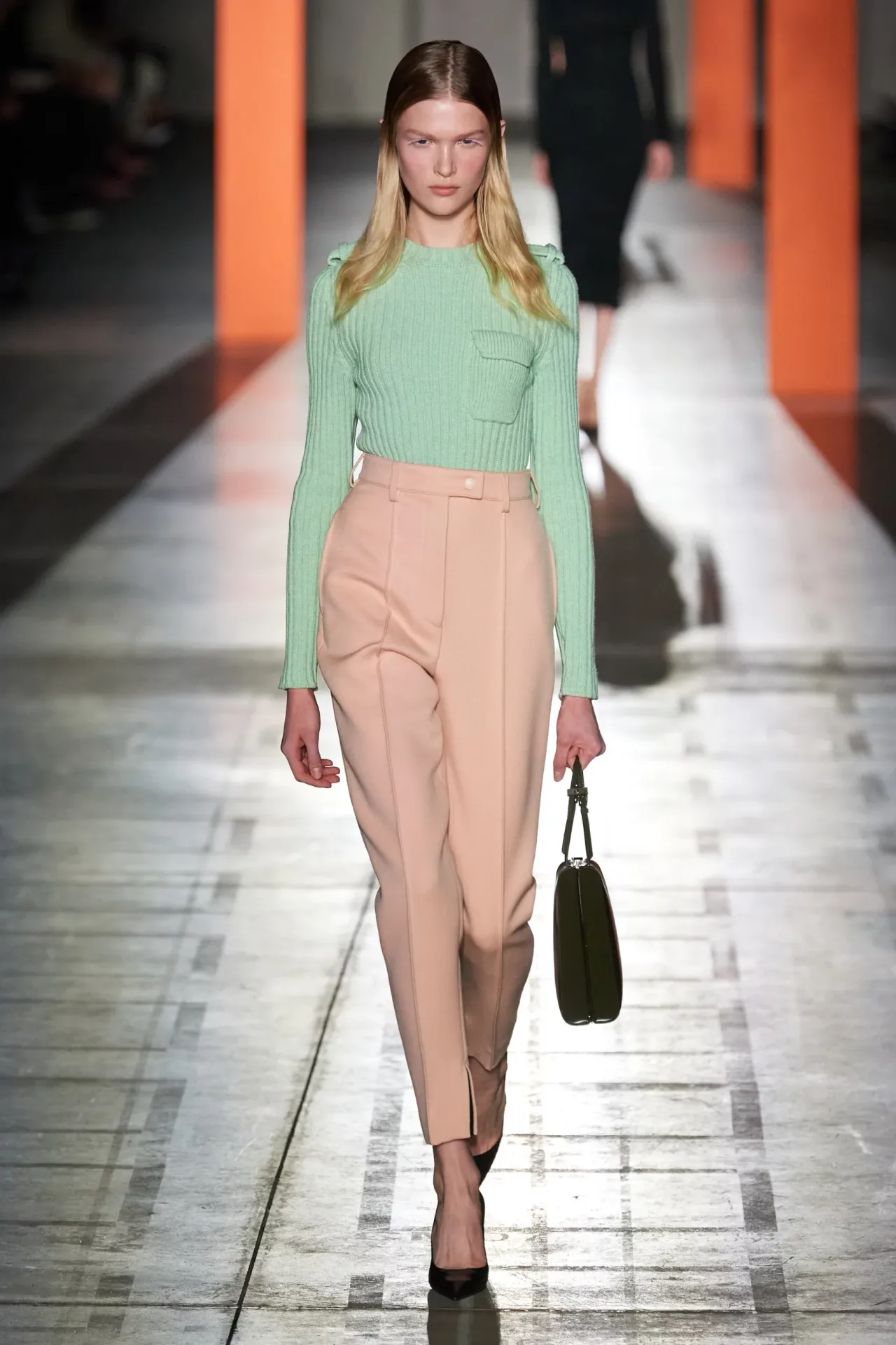 00025-prada-fall-2023-ready-to-wear-credit-gorunway
