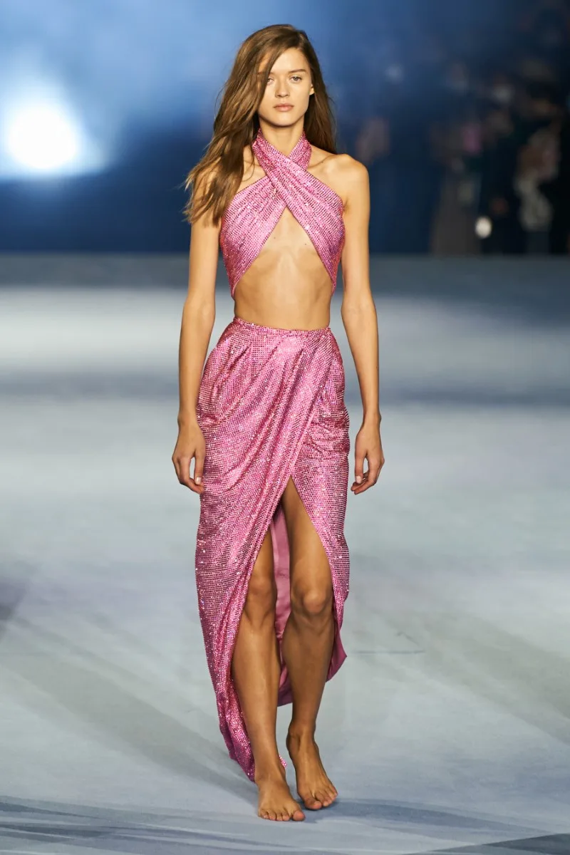 set áo yếm và chân váy trong bộ sưu tập Balmain 2021