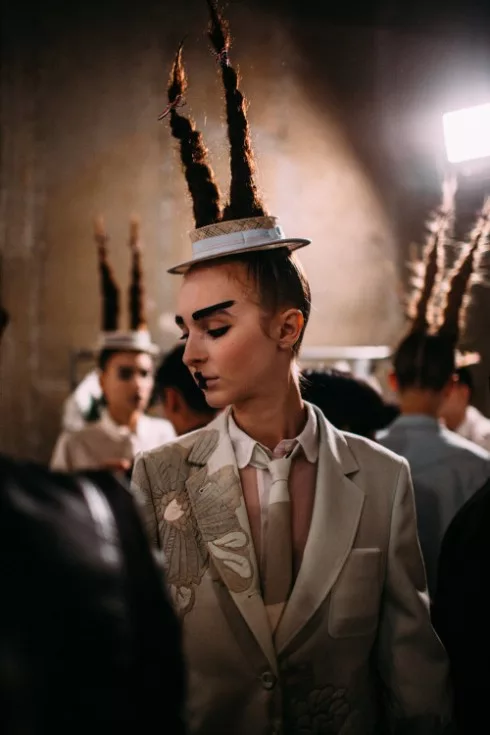 Không còn tang thương như mùa cũ, Thom Browne chọn trường học là nguồn cảm hứng mới của mình.