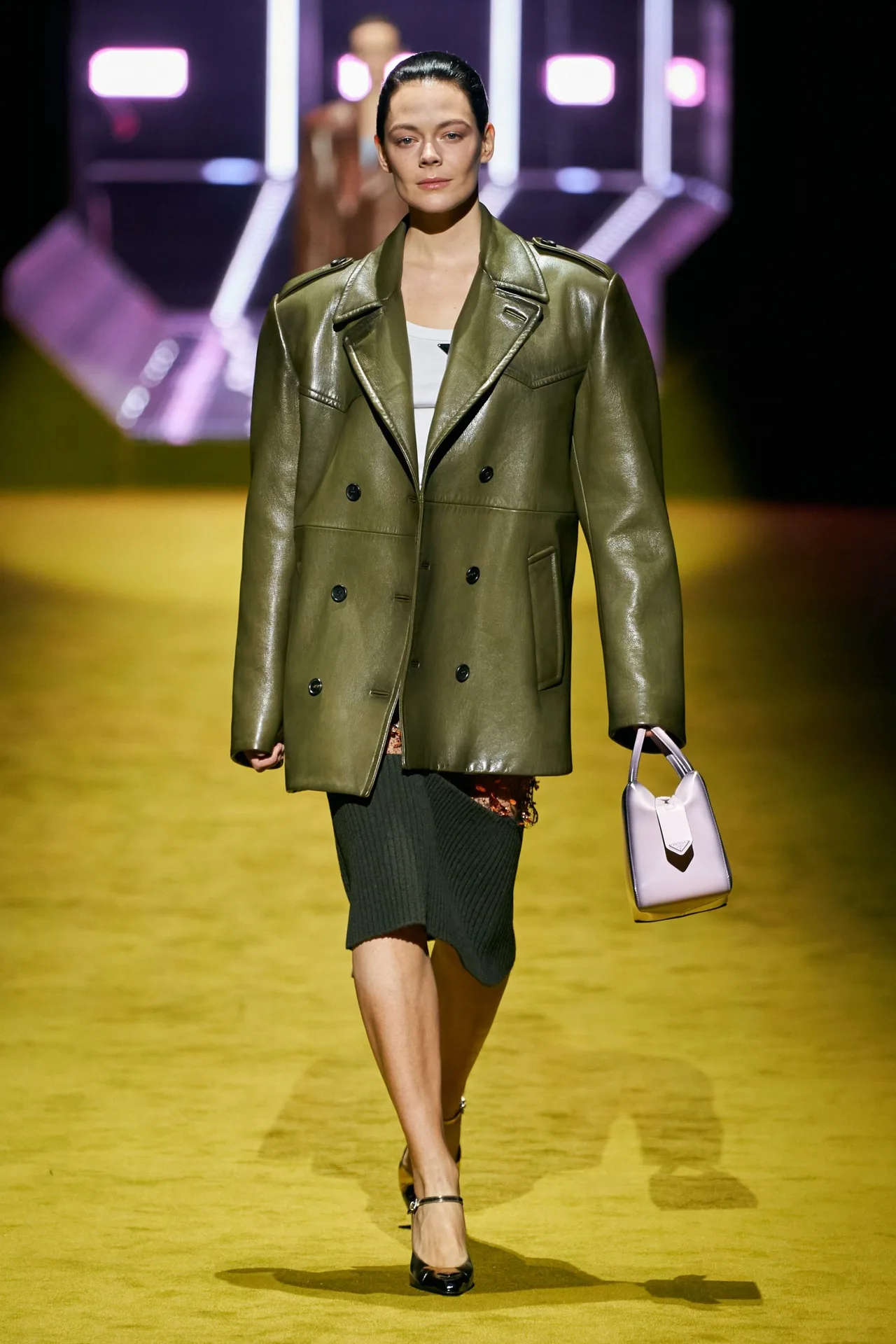 Prada Thu Đông 2022 look 20