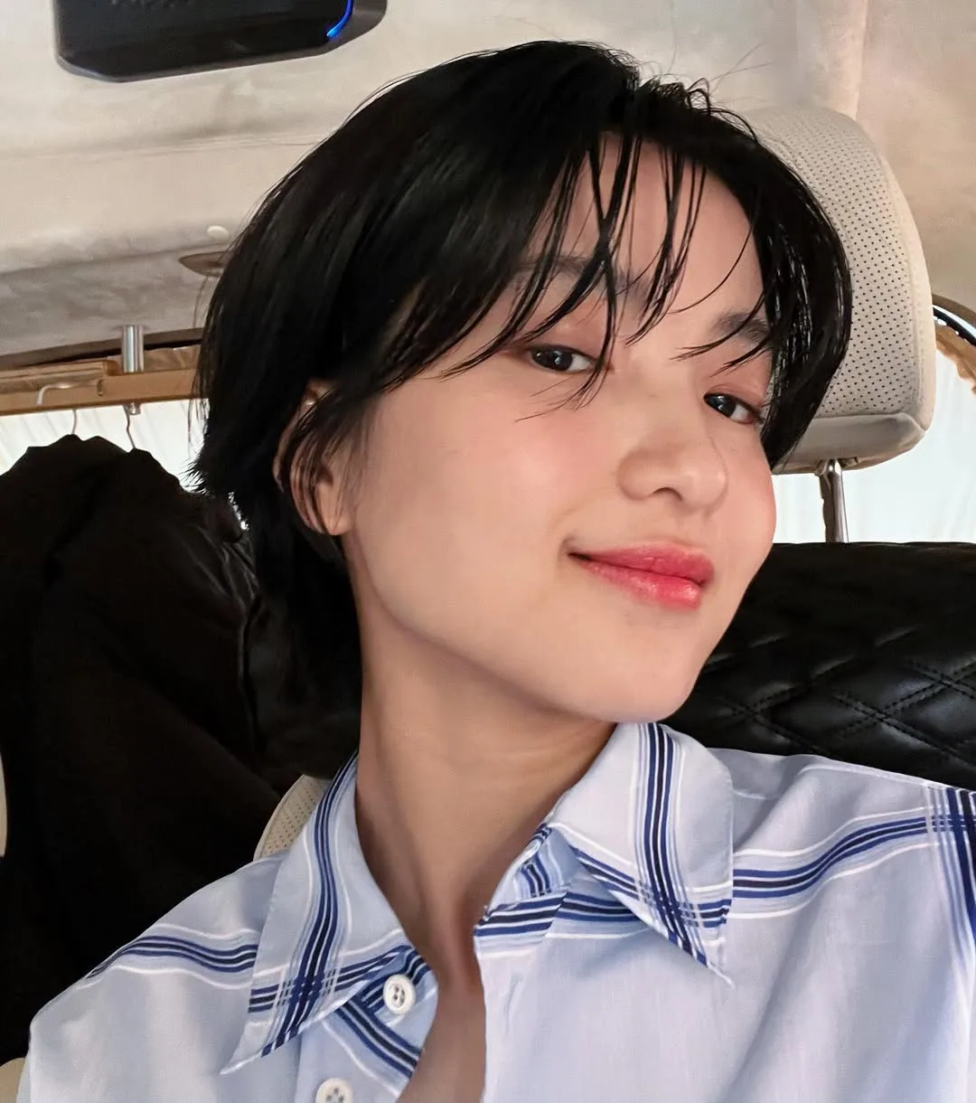 kimtaeri_official với tóc pixie