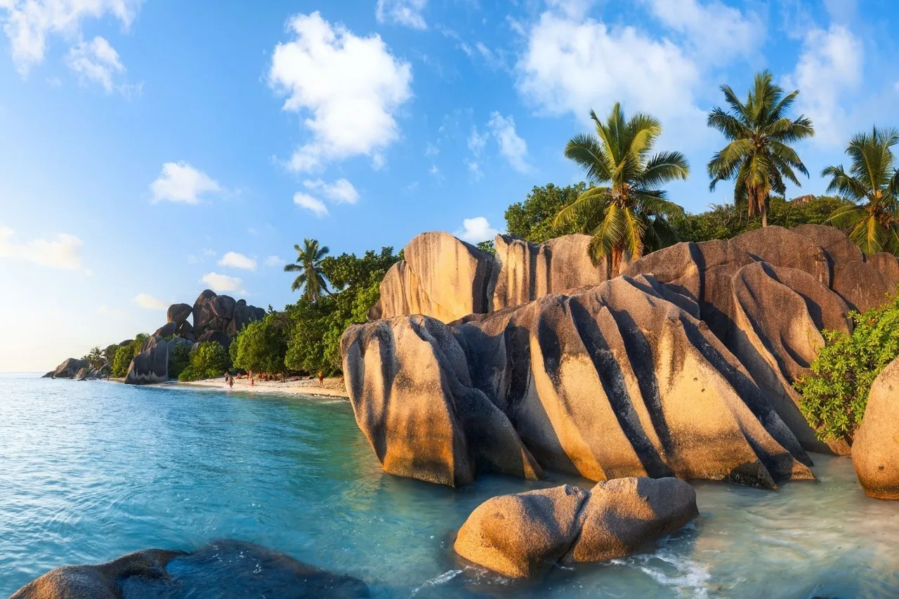 du lịch biển trăng mật seychelles