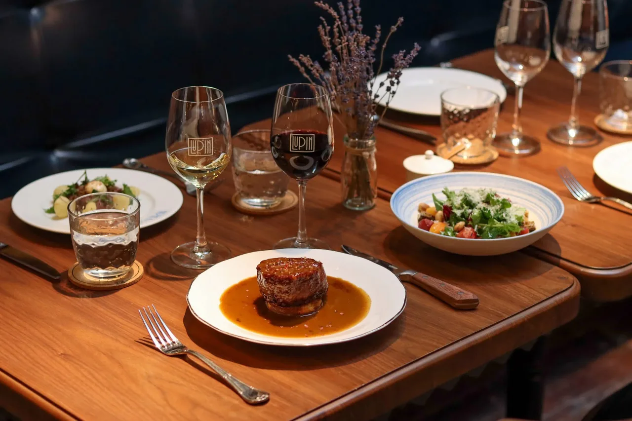 đồ ăn tại Lupin Bistrot et Vins