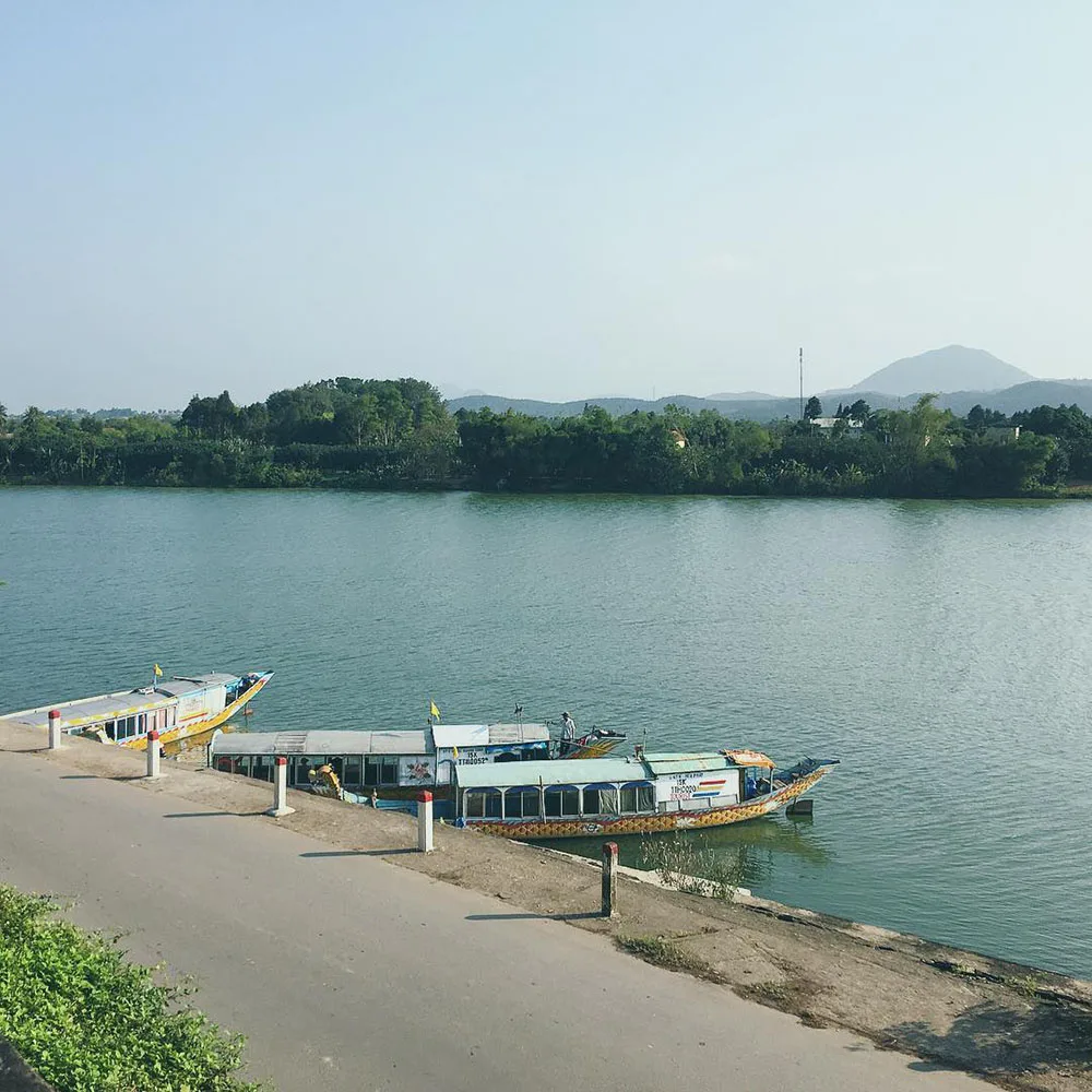 sông hương núi ngự