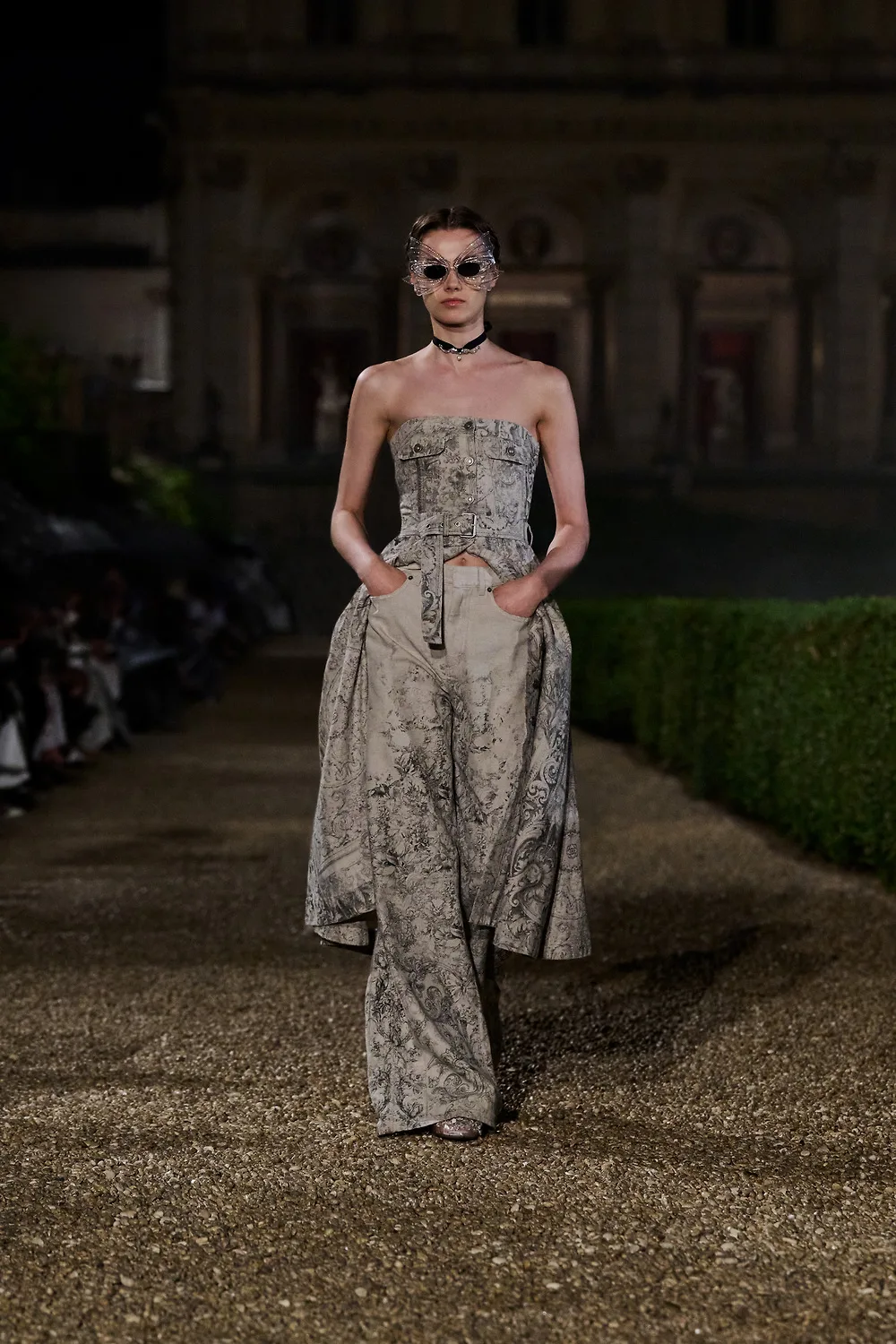 thiết kế lụa hoạ tiết BST Dior Cruise 2026
