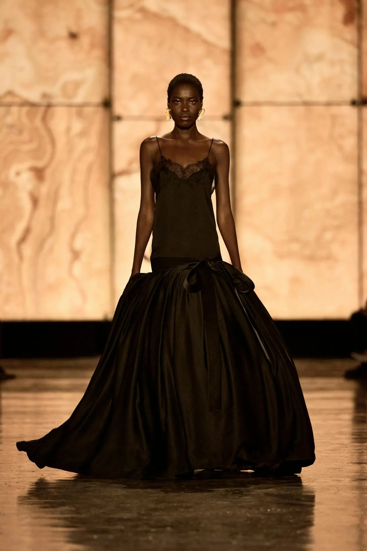 váy dạ hội cúp ngực Saint Laurent