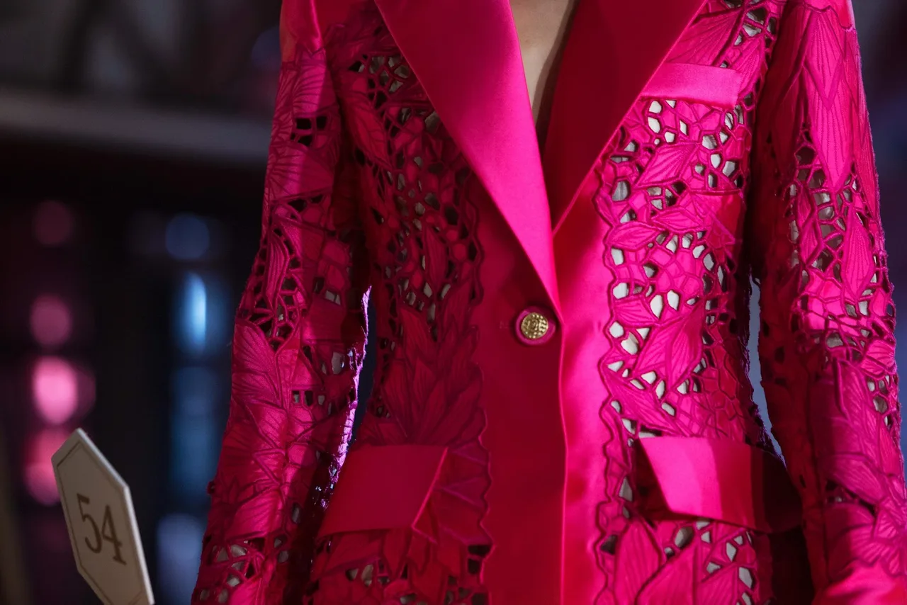 áo blazer hồng fuchsia