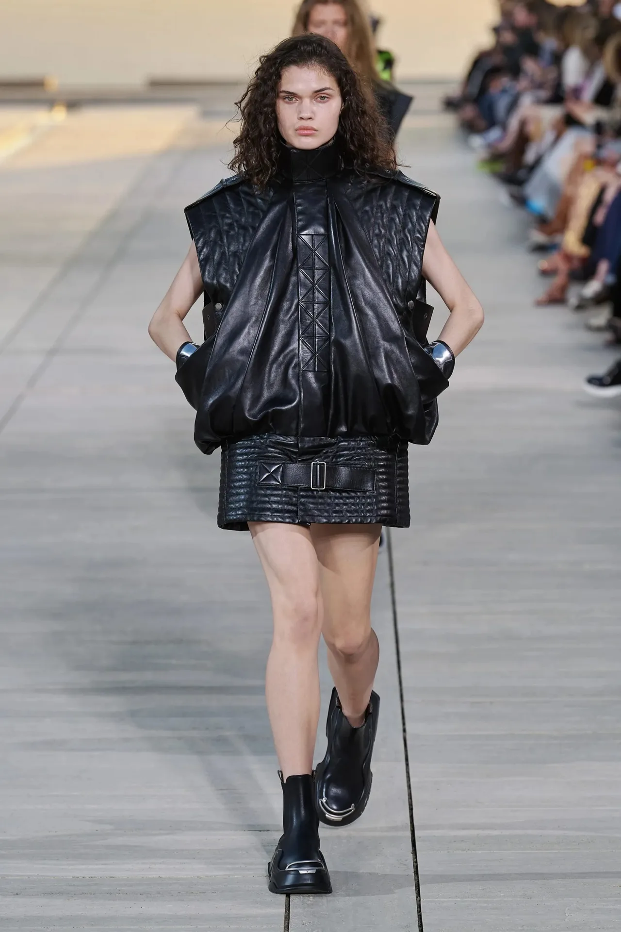Louis Vuitton Cruise 2023 look 35