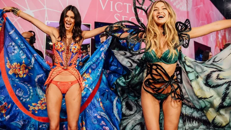 gigi kendall buổi trình diễn victoria's secret 2018