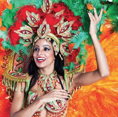 Vũ điệu Samba cuồng nhiệt làm say lòng du khách.