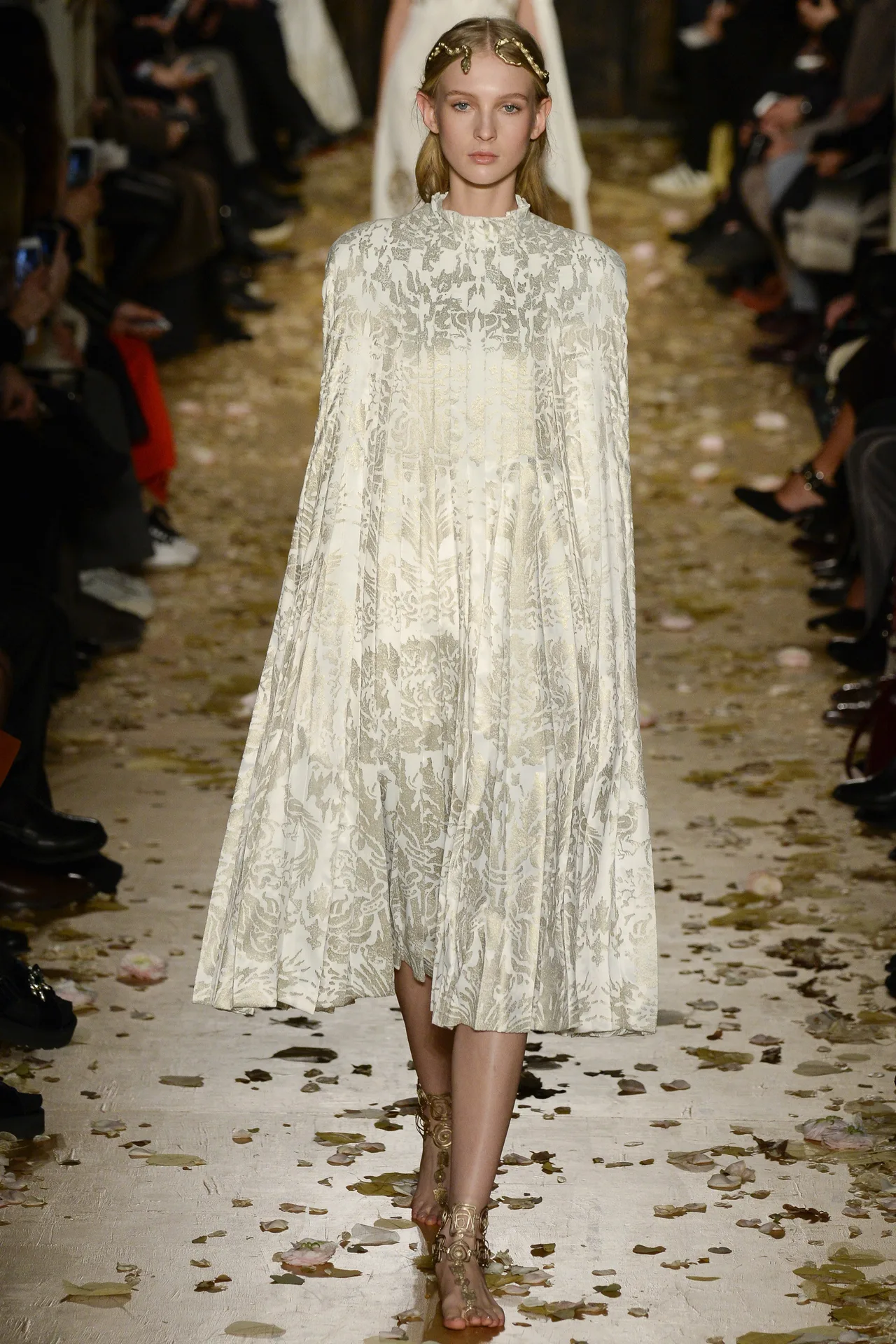 valentino-spring2016-ellevietnam(19)